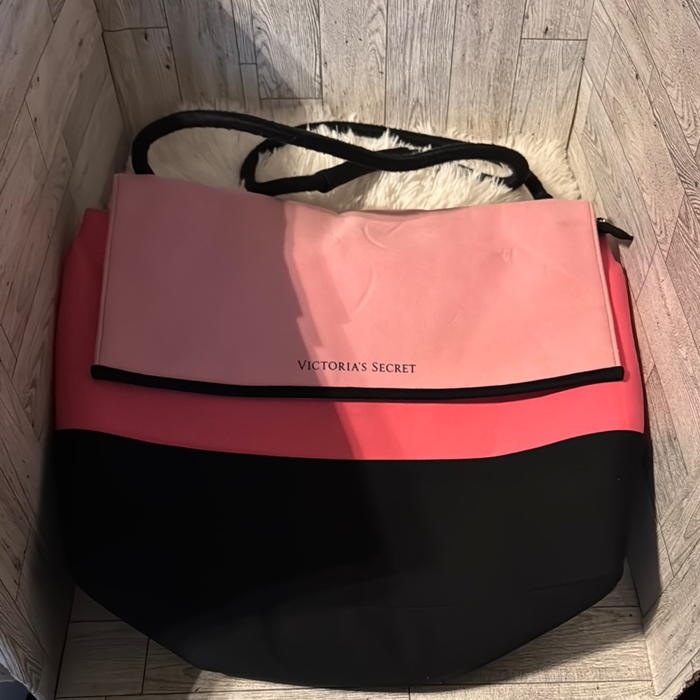 Victoria Secret insulated soft shoulder cooler